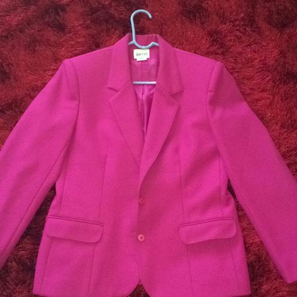 Blazer - Picture 2 of 2